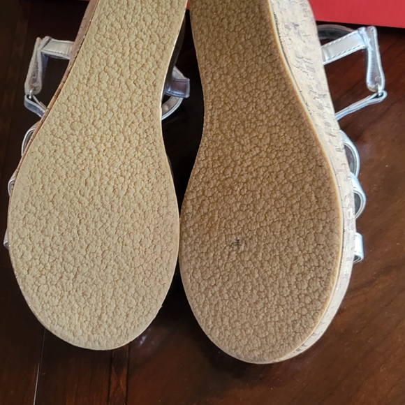 TOTAL GIRL WEDGE SANDALS 2 - Picture 11 of 12